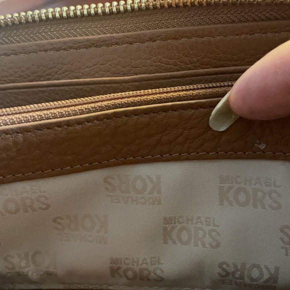 Michael Kors Long Wallet - Picture 8 of 9